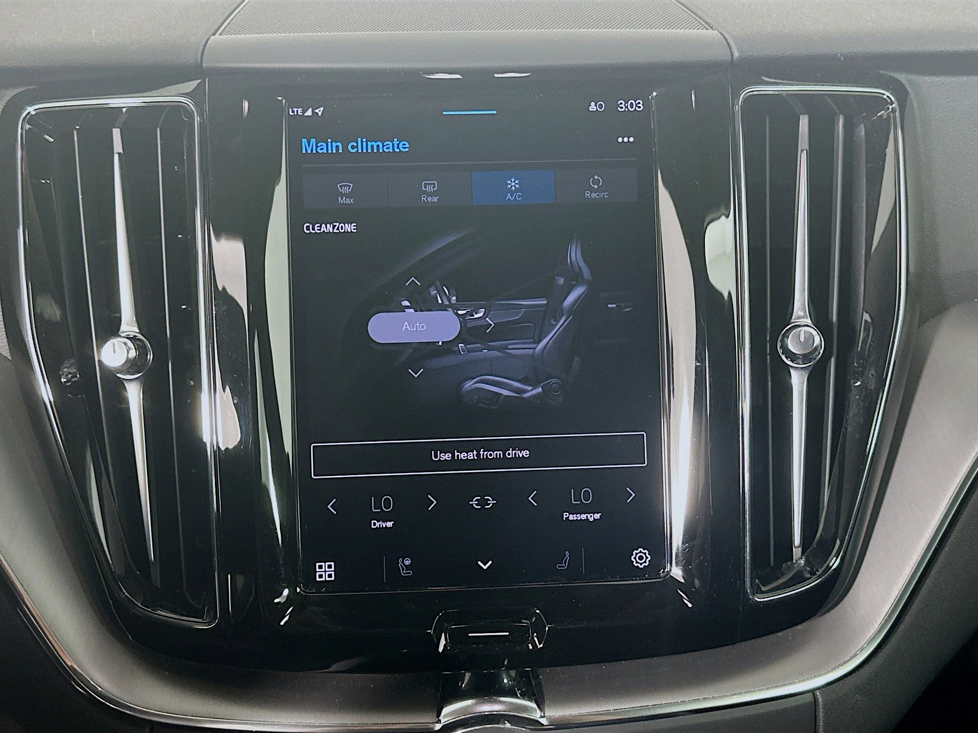 Used 2024 Volvo XC60 B5 Core image 21