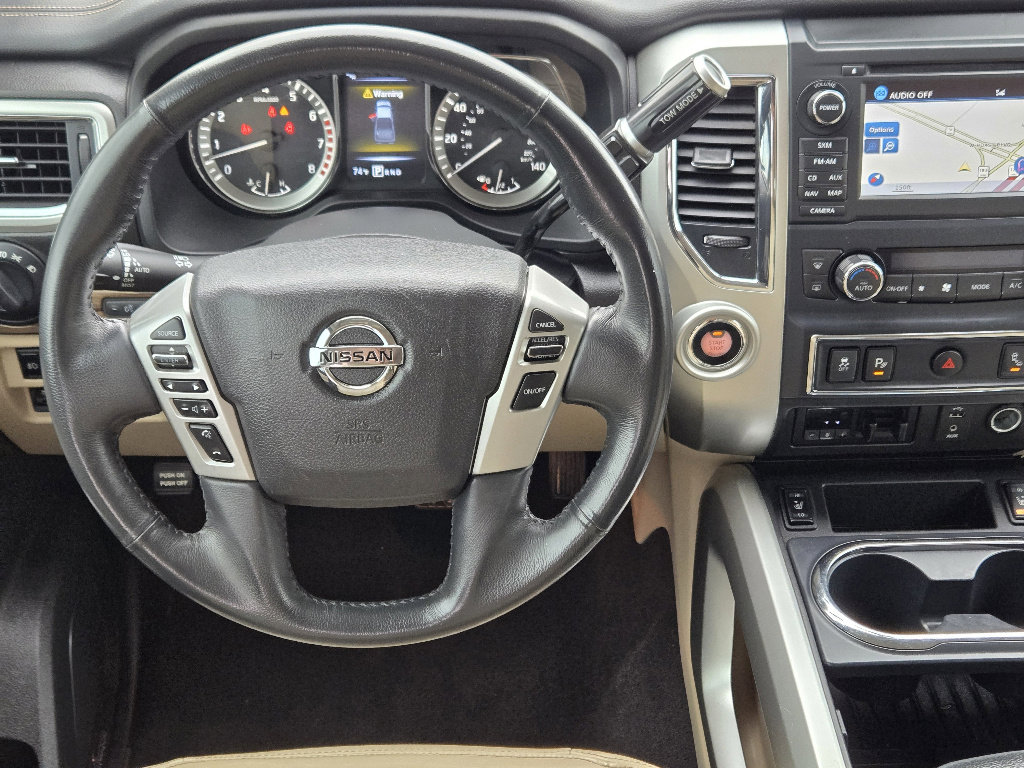 Used 2017 Nissan Titan SL image 10