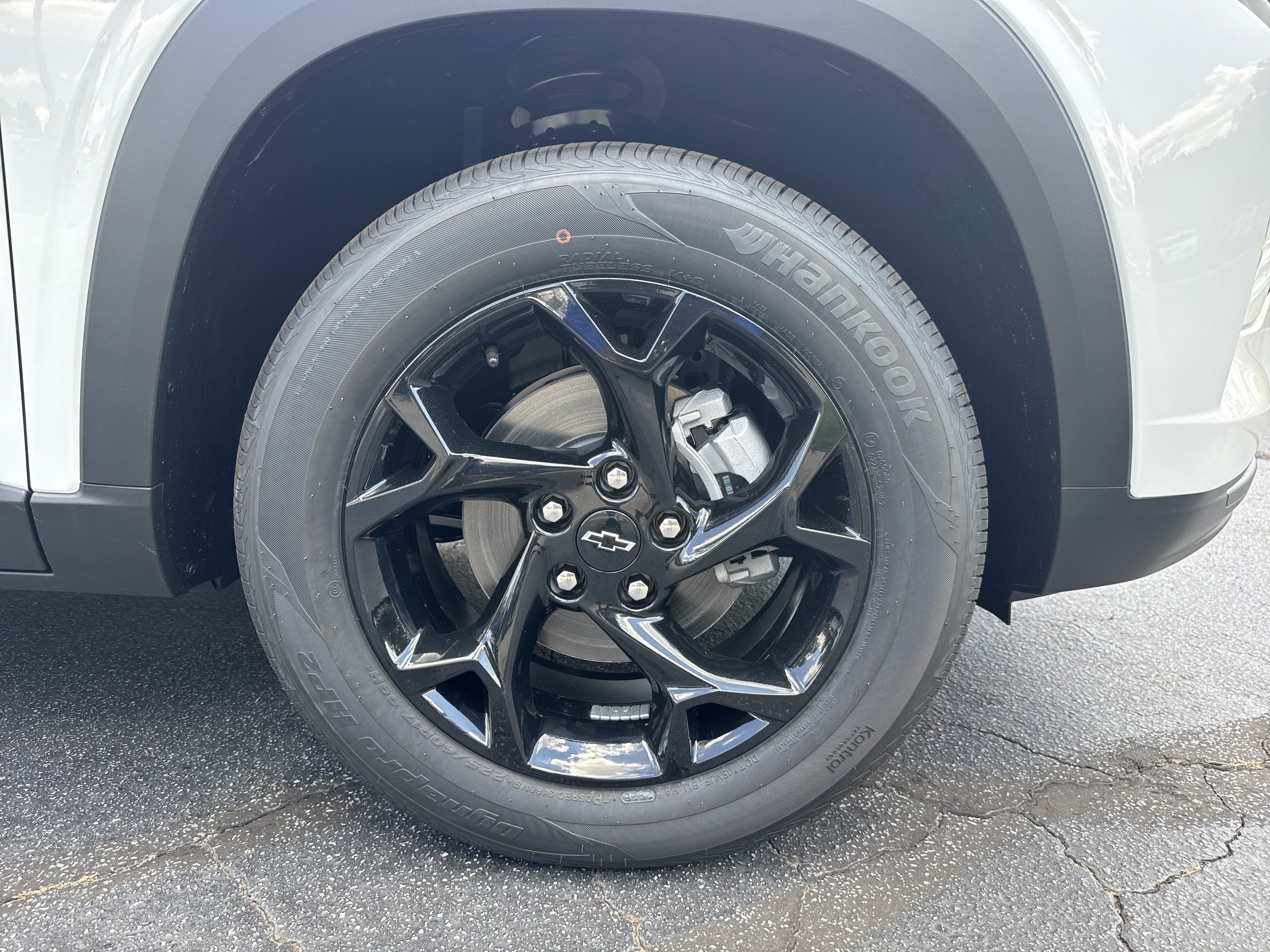 New 2026 Chevrolet Trax LT w/ Driver Confidence Package FWD image 12