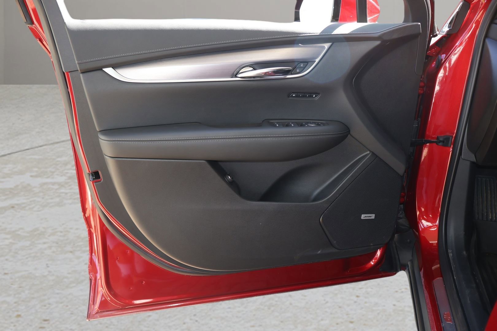 New 2025 Cadillac XT6 Luxury w/ LPO, Floor Liner Package AWD/4WD image 10