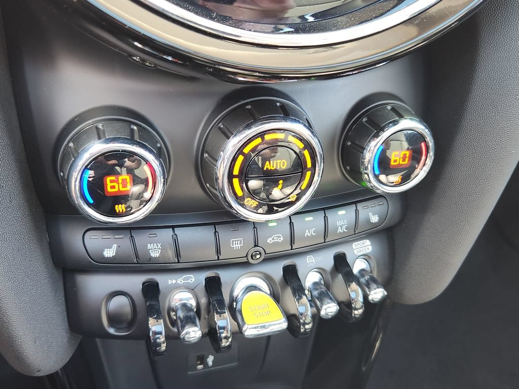 Used 2024 MINI Cooper SE FWD image 23