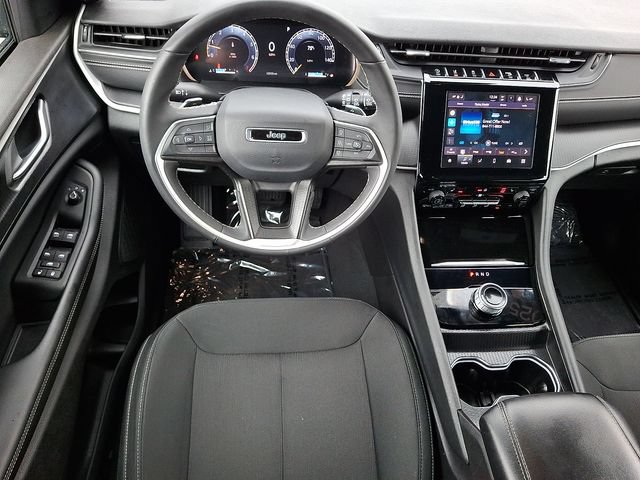 Used 2025 Jeep Grand Cherokee L Laredo w/ Luxury Tech Group I AWD/4WD image 13