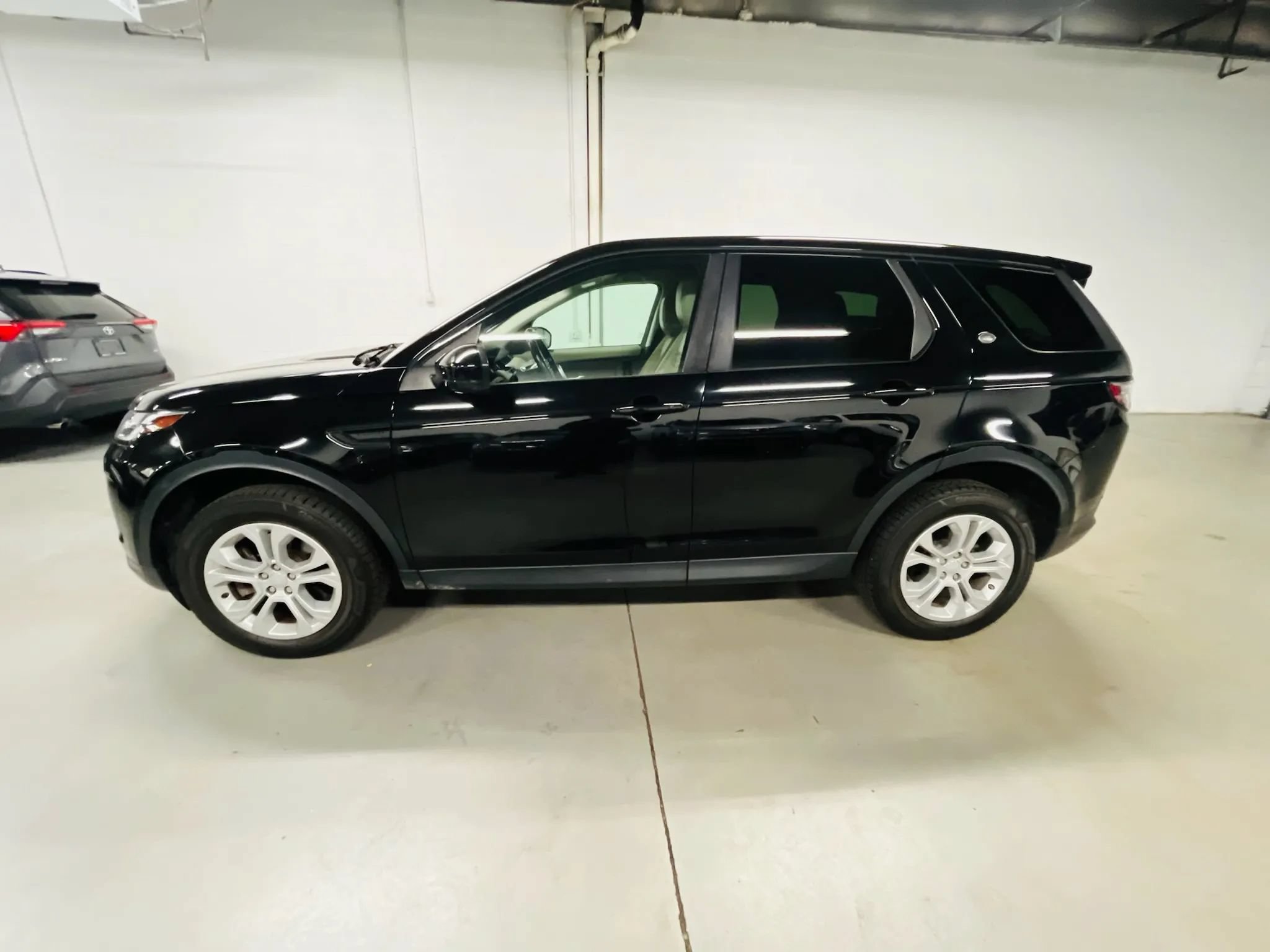 Used 2020 Land Rover Discovery Sport S AWD/4WD image 5