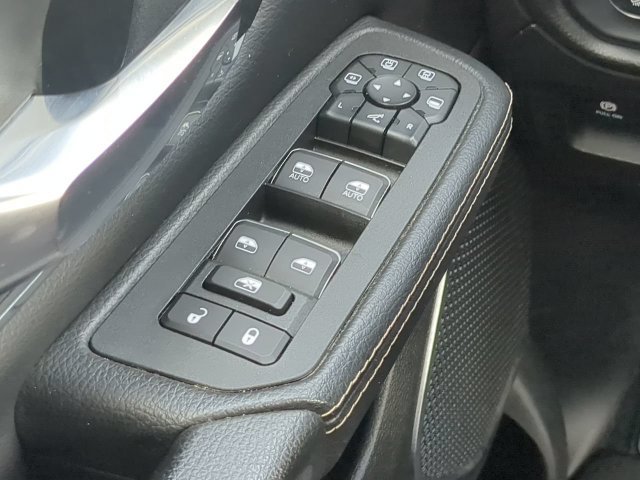 Used 2025 RAM 1500 Laramie w/ Trailer Tow Group AWD/4WD image 29