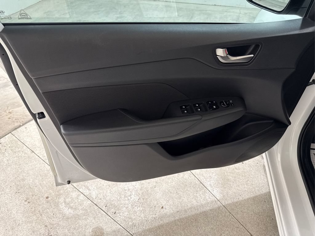 Used 2022 Hyundai Accent SE FWD image 34