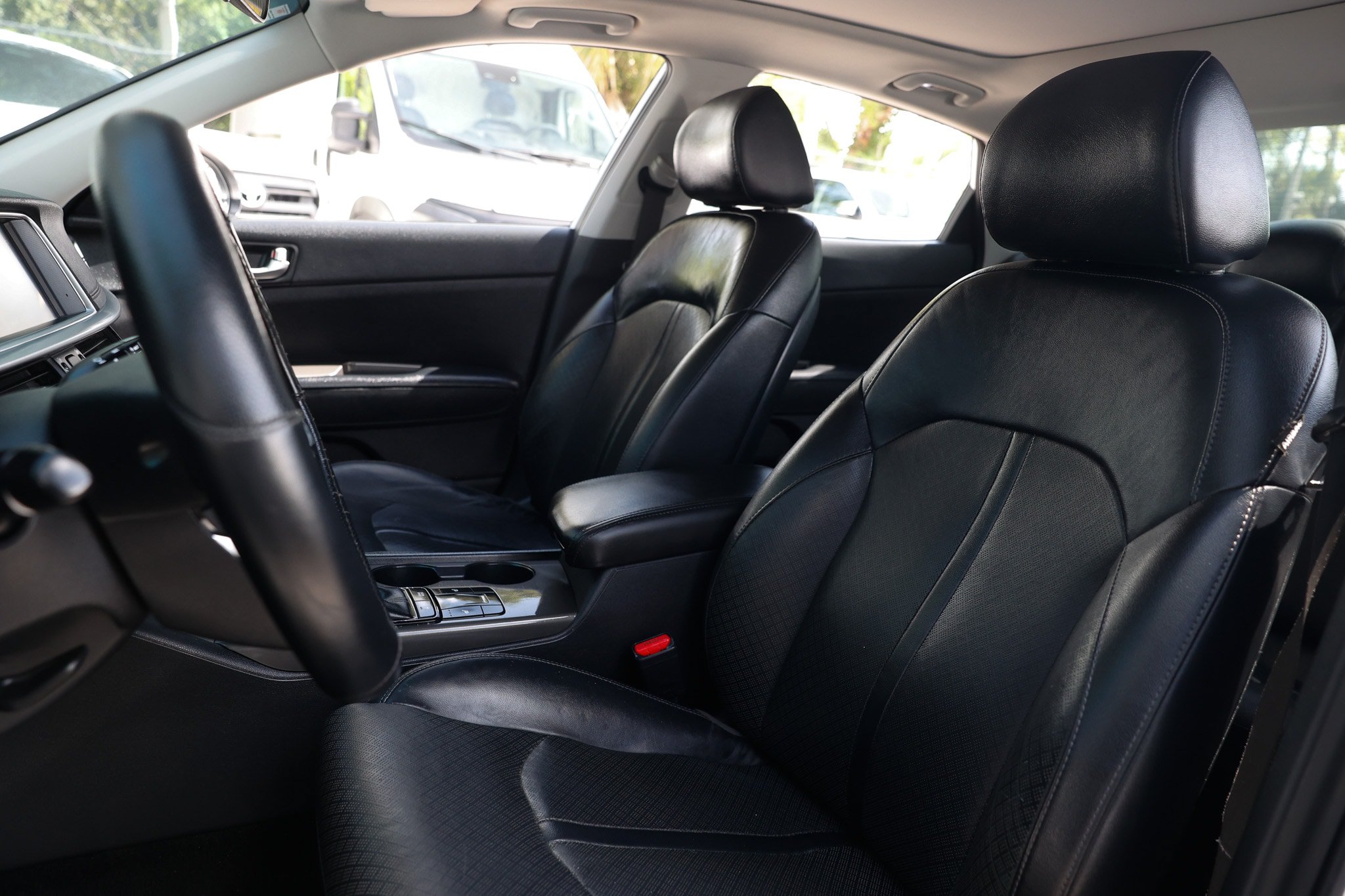 Used 2020 Kia Optima SE FWD image 10