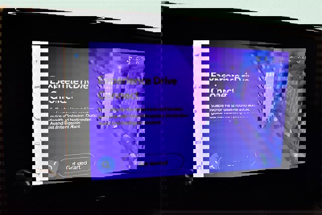 Used 2025 Toyota RAV4 LE image 29