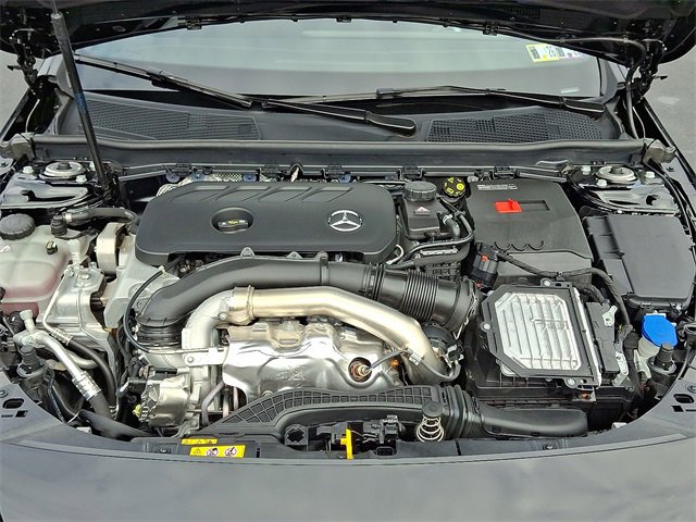 Certified 2025 Mercedes-Benz CLA 250 4MATIC image 27