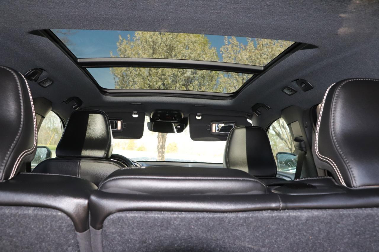 Used 2019 Volvo XC40 T5 R-Design image 9