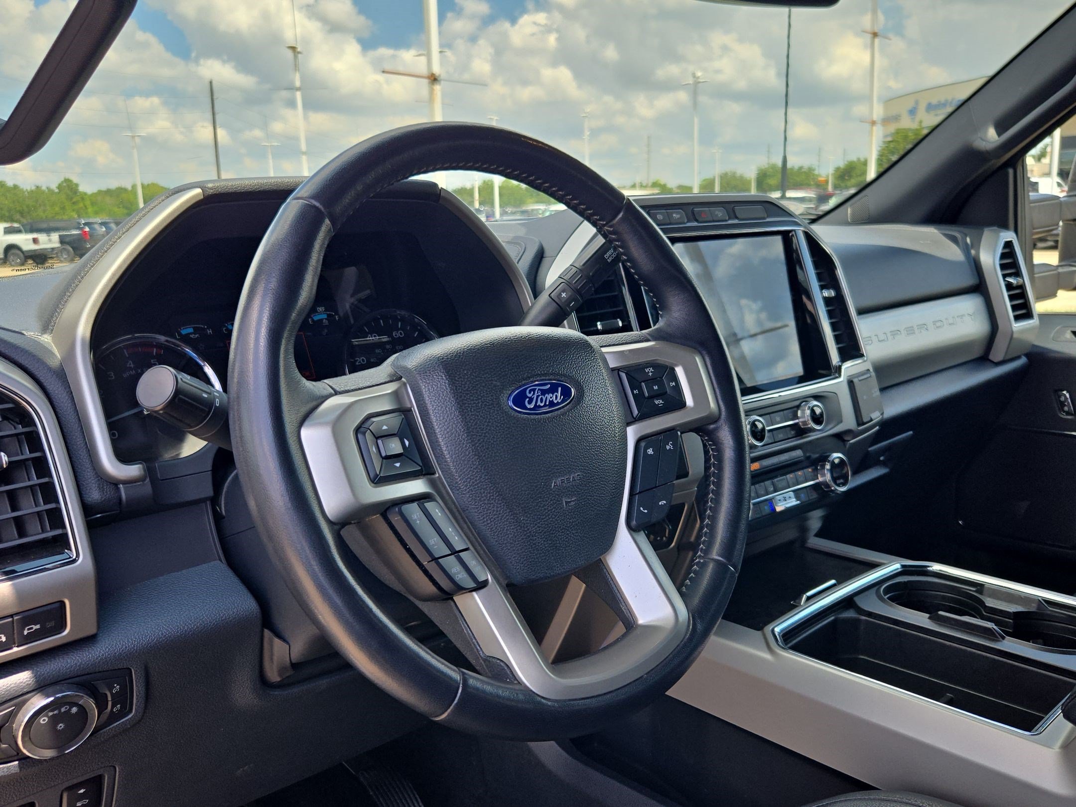 Used 2022 Ford F250 Lariat w/ Lariat Ultimate Package AWD/4WD image 15
