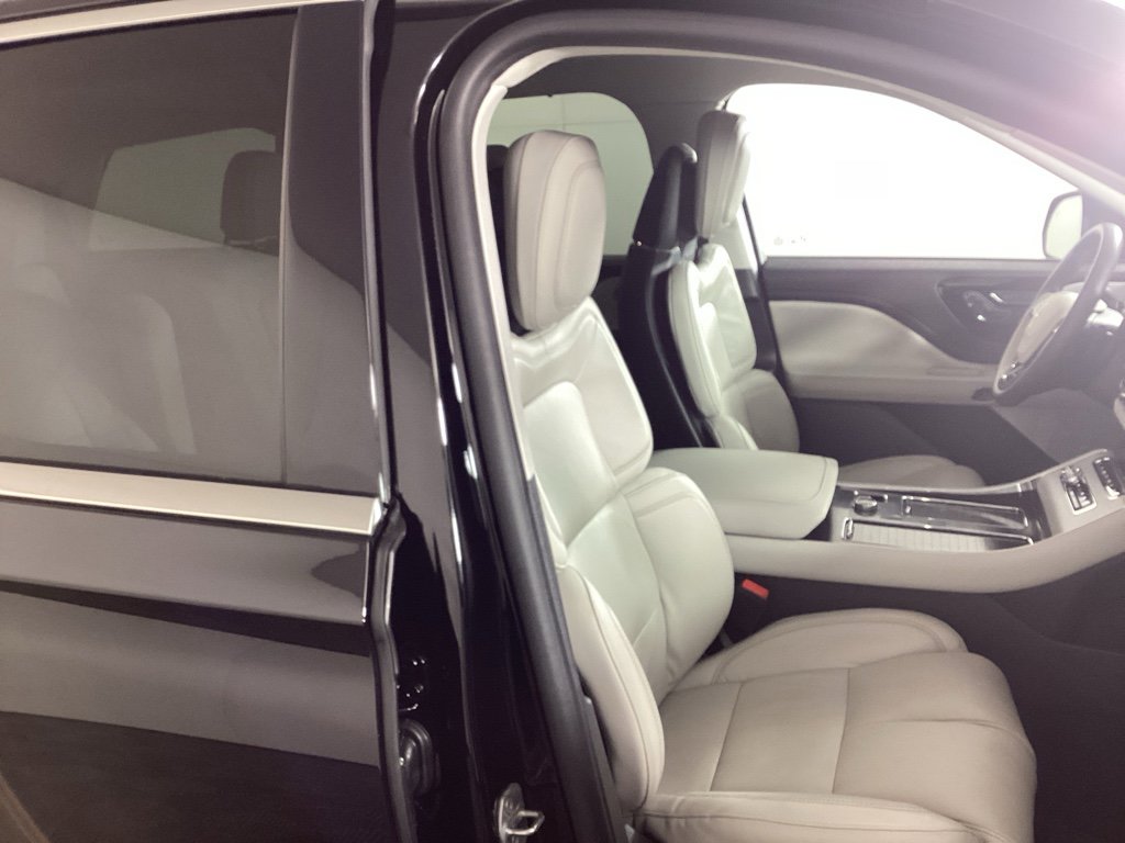 Used 2025 Lincoln Aviator Reserve w/ Equipment Group 201A image 8