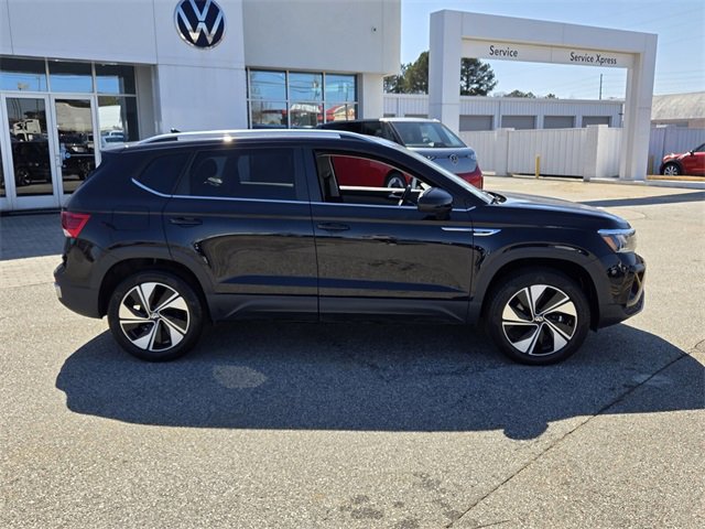 Used 2024 Volkswagen Taos SE image 15