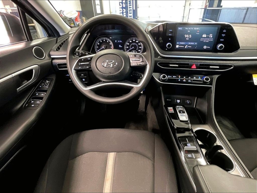 Used 2023 Hyundai Sonata SE w/ Cargo Package FWD image 17