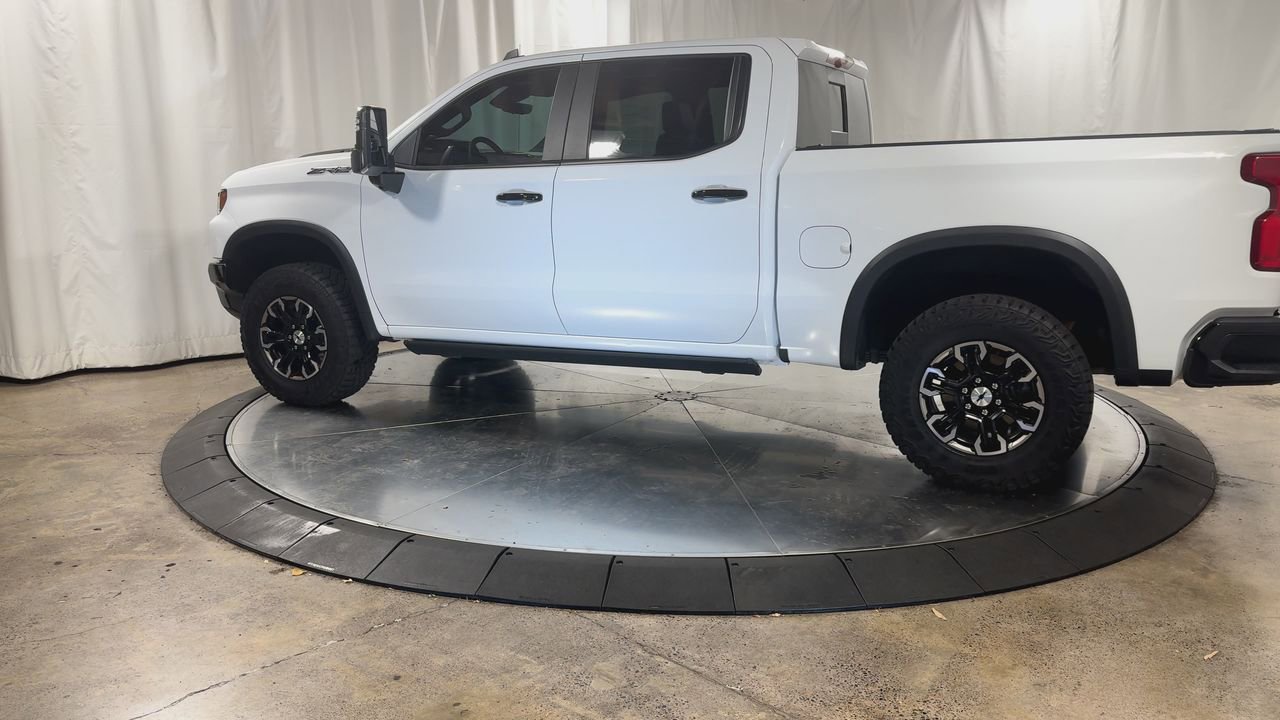 Used 2024 Chevrolet Silverado 1500 ZR2 w/ Technology Package image 7