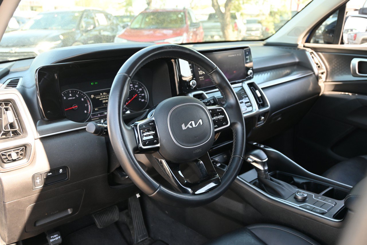 Used 2022 Kia Sorento S FWD image 17