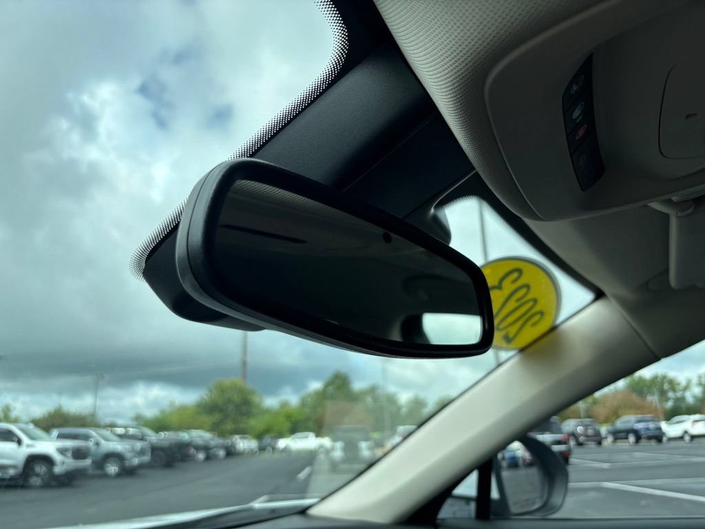 Used 2023 Buick Envision Essence FWD image 36
