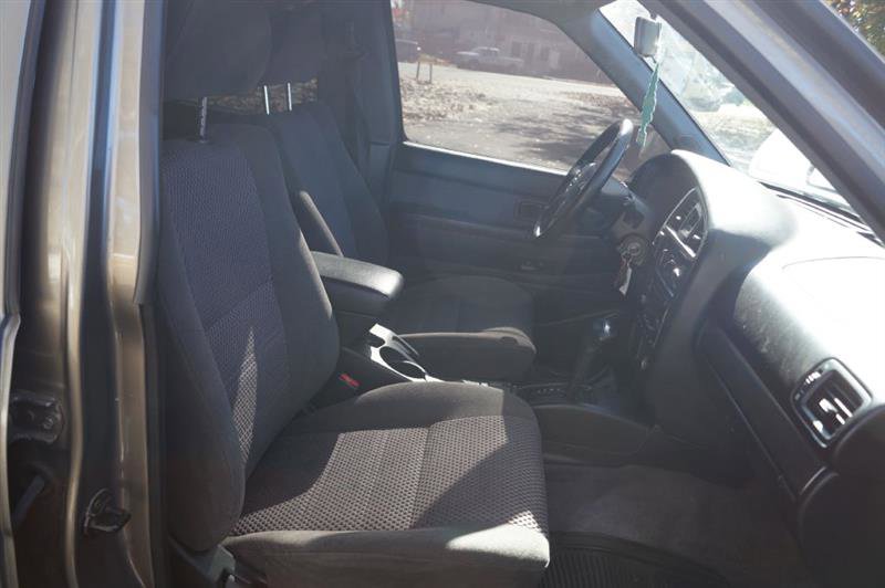 Used 2003 Nissan Pathfinder SE image 24