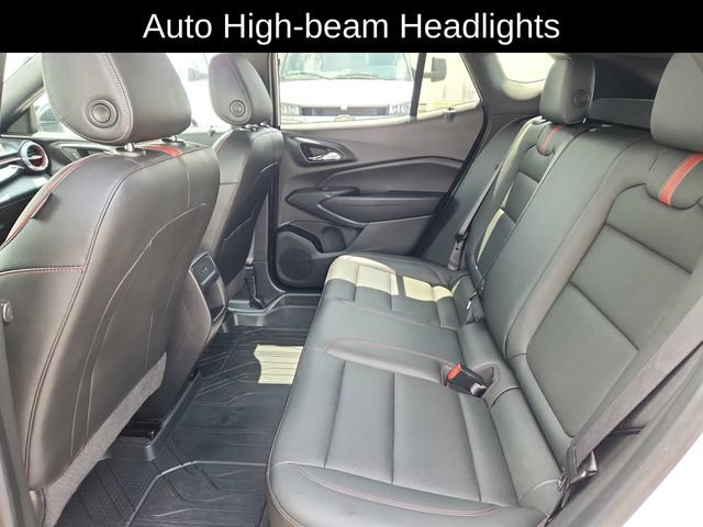 Used 2024 Chevrolet Trax RS w/ Sunroof Package FWD image 28
