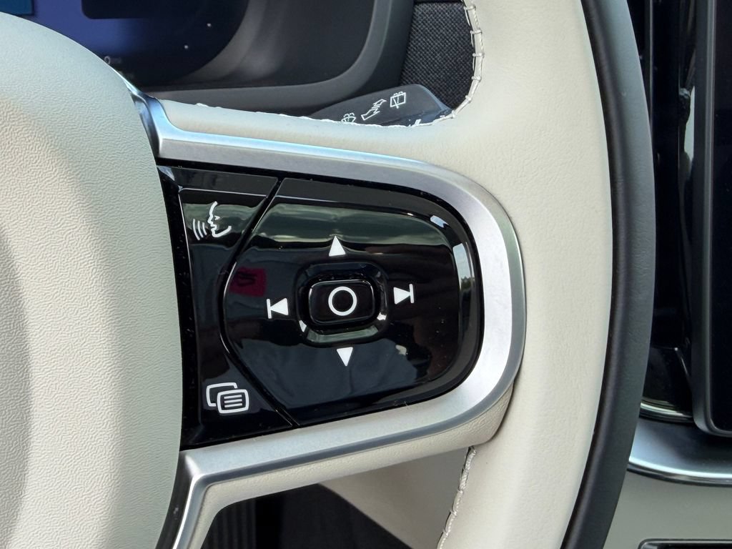 New 2026 Volvo XC90 T8 Ultra w/ Protection Package Premier AWD/4WD image 18