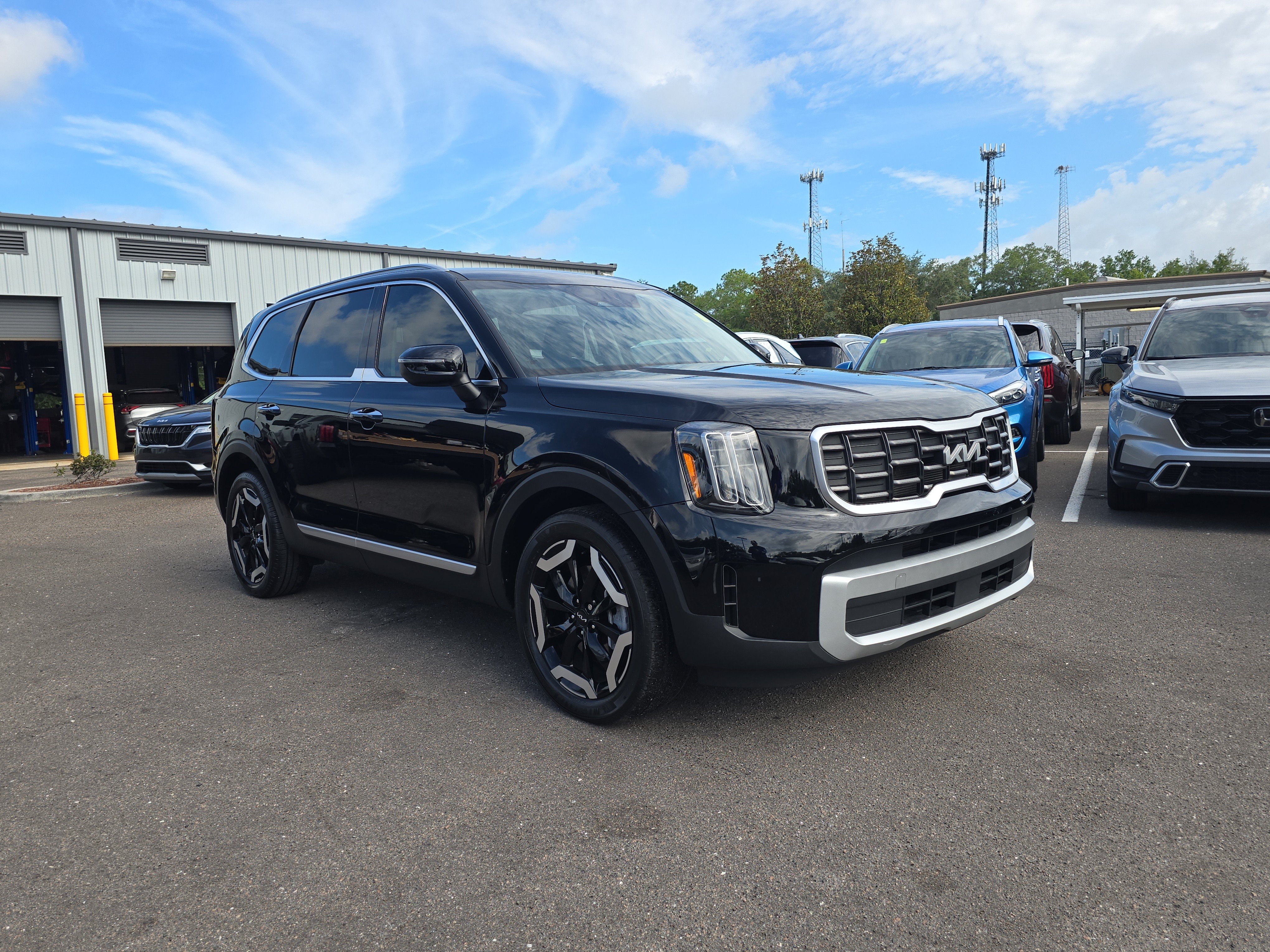 Certified 2024 Kia Telluride S AWD/4WD image 2