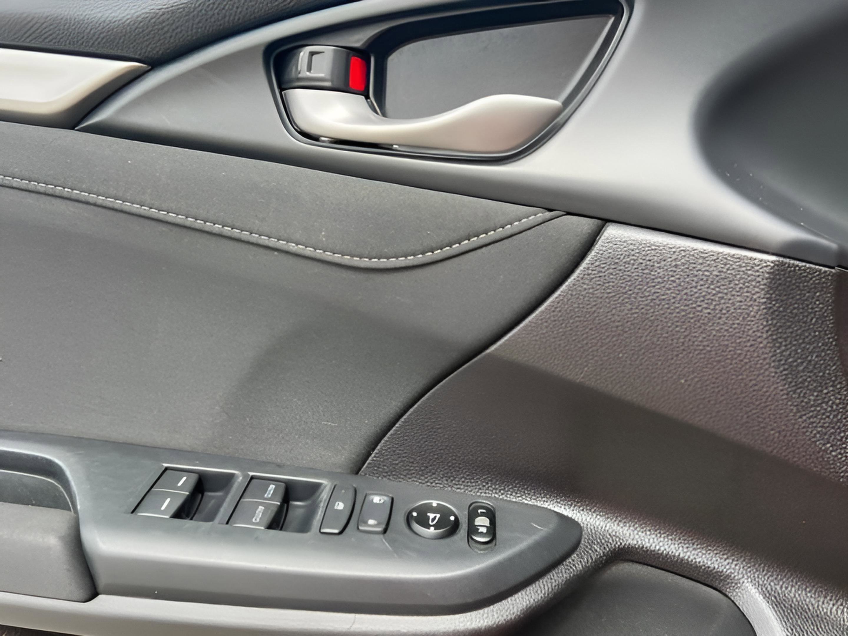 Used 2020 Honda Civic EX image 22