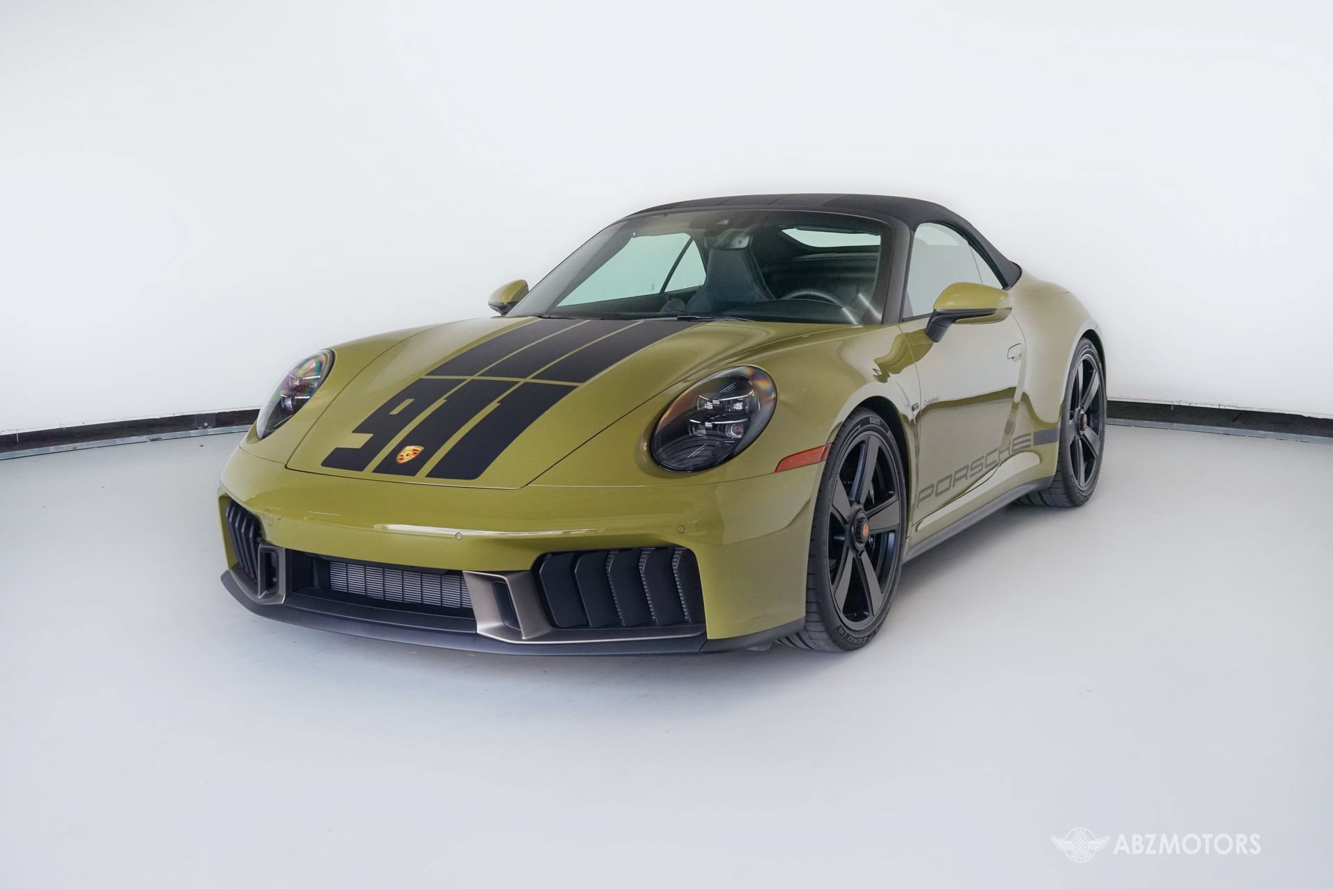 Used 2026 Porsche 911 GTS RWD image 2