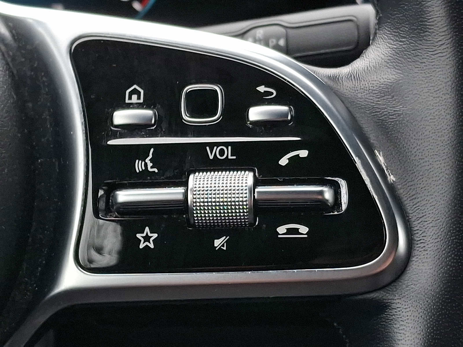 Certified 2023 Mercedes-Benz GLA 250 4MATIC image 17