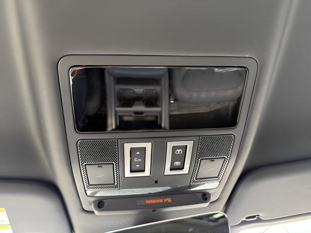 Certified 2025 Land Rover Defender 90 S AWD/4WD image 23