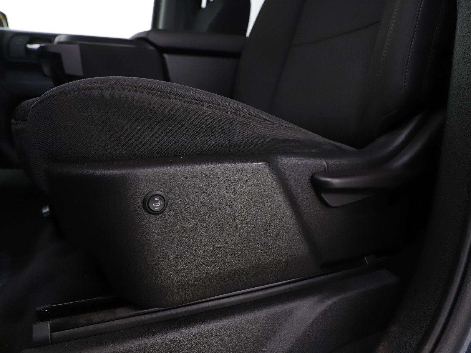 Used 2021 Chevrolet Silverado 1500 Custom image 22