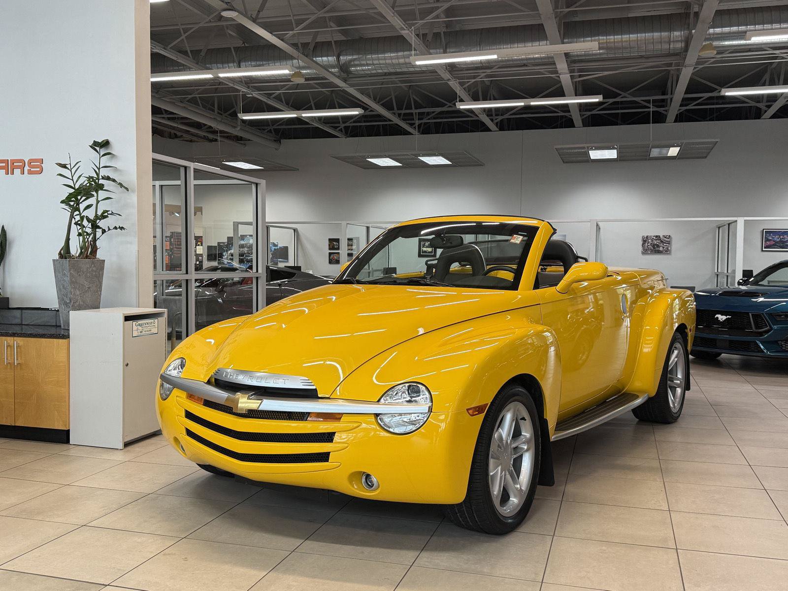 Used 2004 Chevrolet SSR w/ Preferred Equipment Group RWD image 1