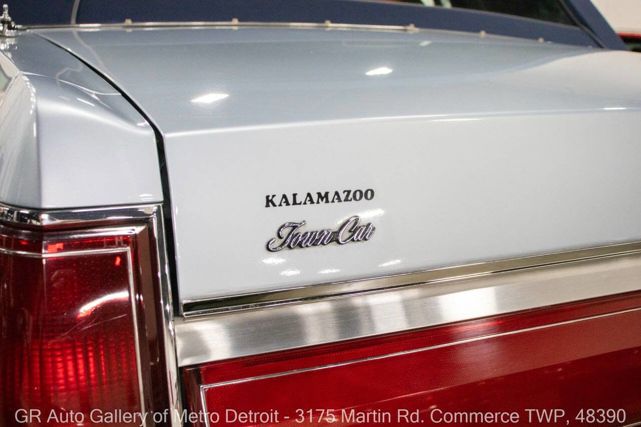 Used 1986 Lincoln Town Car image 38