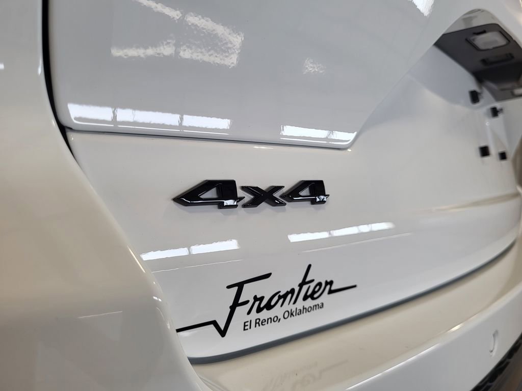 New 2025 Jeep Grand Cherokee Altitude image 11