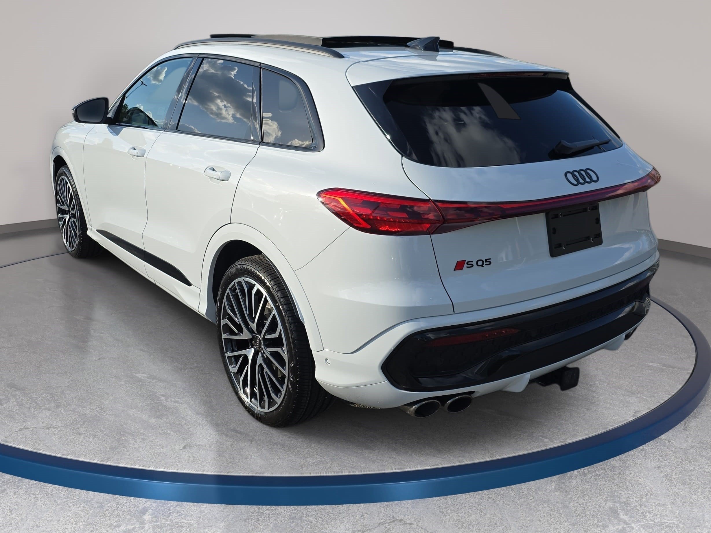 New 2026 Audi SQ5 Premium Plus AWD/4WD image 2