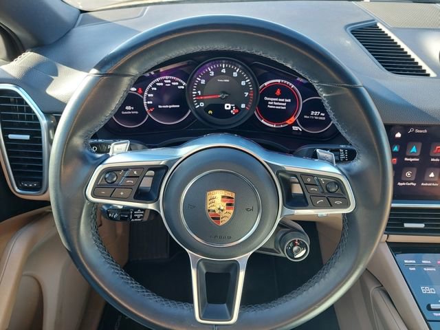 Used 2023 Porsche Cayenne Platinum Edition image 29