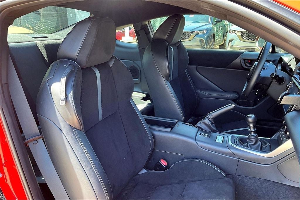 Used 2025 Toyota GR86 Premium w/ ALL Weather Mat Package (TMS) RWD image 6