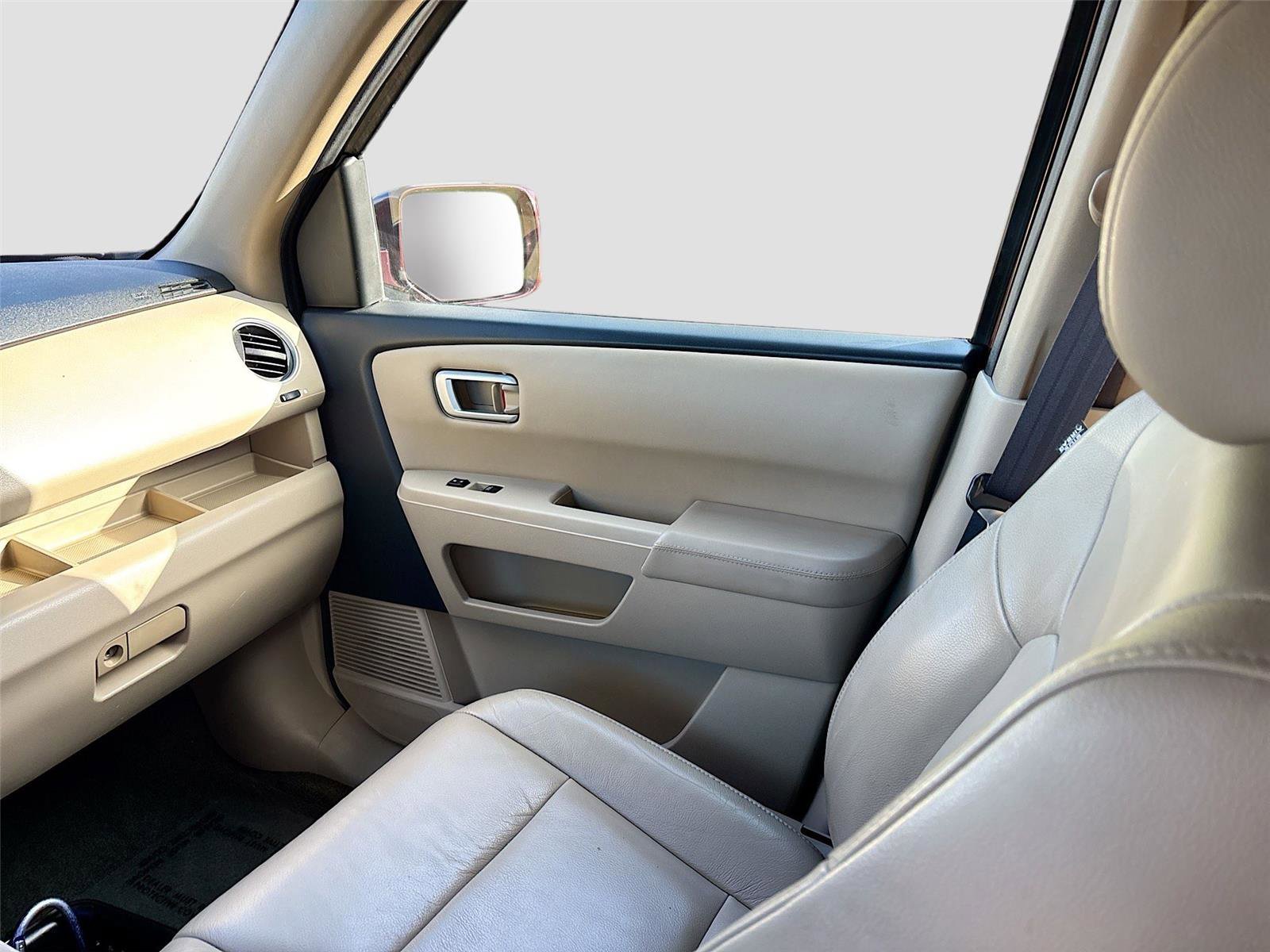 Used 2015 Honda Pilot Touring image 25