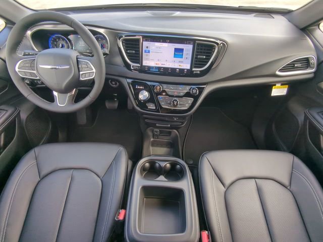 New 2026 Chrysler Voyager LX image 18