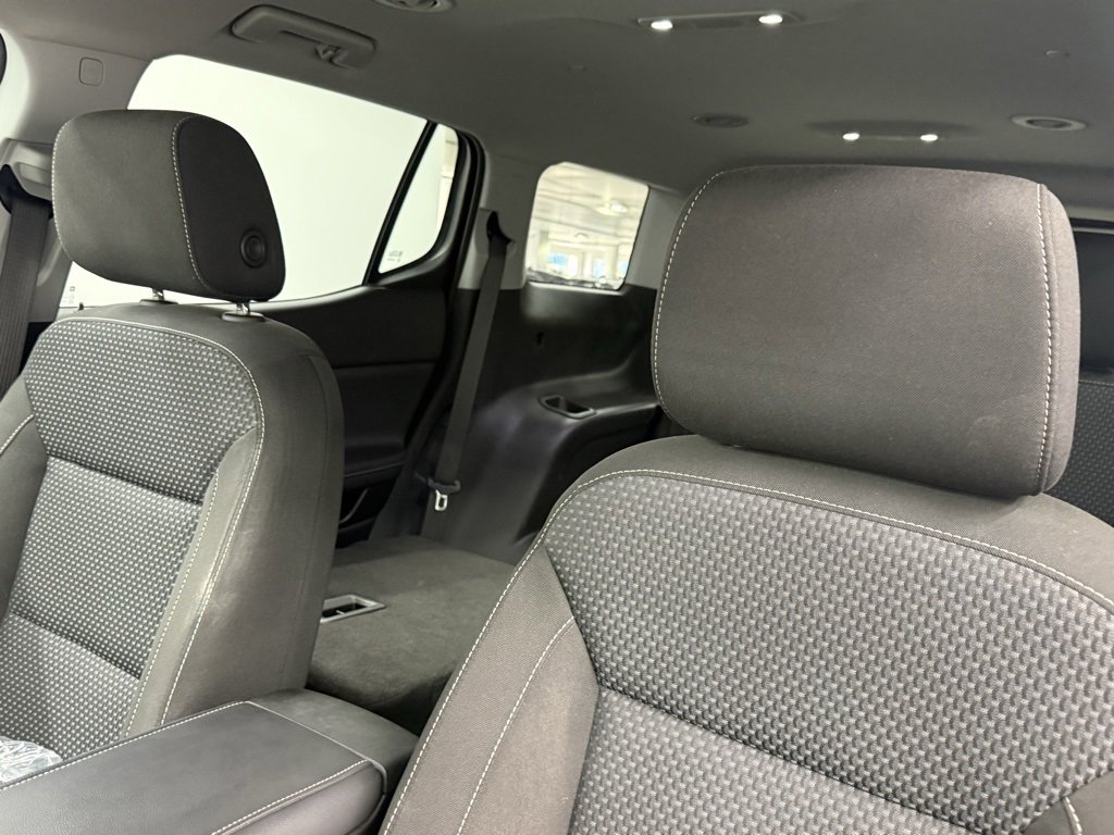 Used 2023 GMC Acadia SLE w/ Elevation Edition image 17