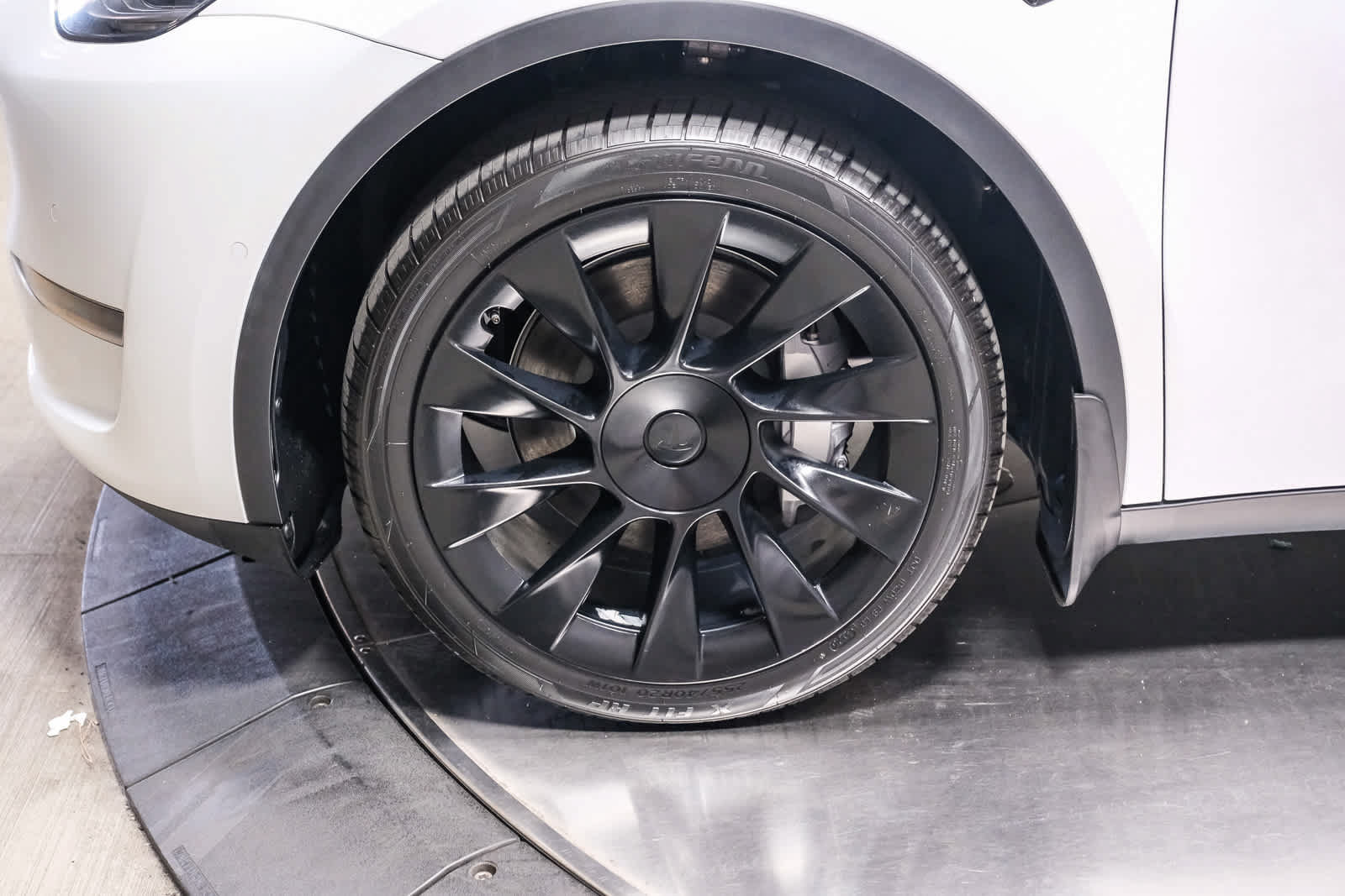 Used 2022 Tesla Model Y Long Range AWD/4WD image 10