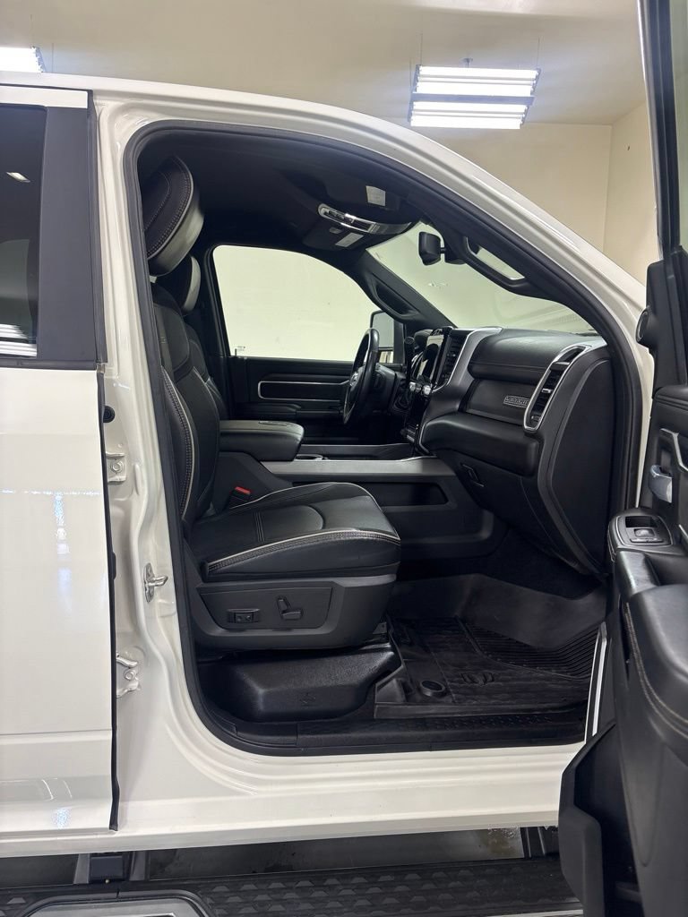 Used 2024 RAM 3500 Laramie w/ Sport Appearance Package AWD/4WD image 25