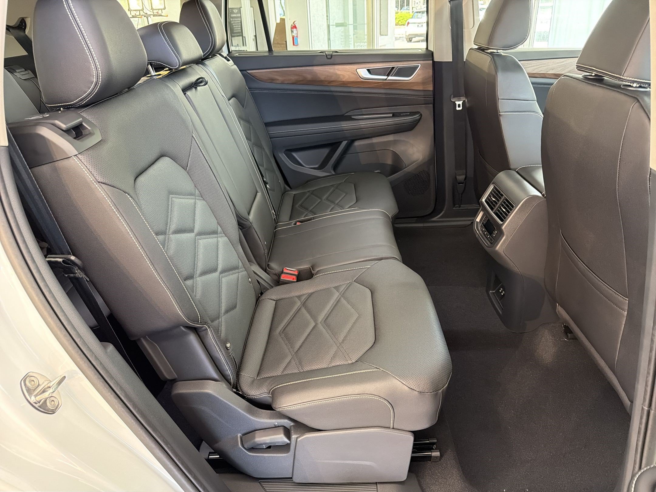 New 2026 Volkswagen Atlas SE FWD image 29