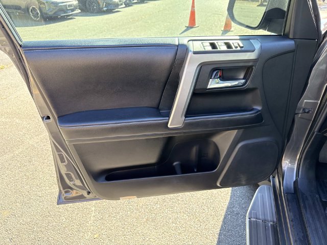 Used 2016 Toyota 4Runner SR5 Premium RWD image 13