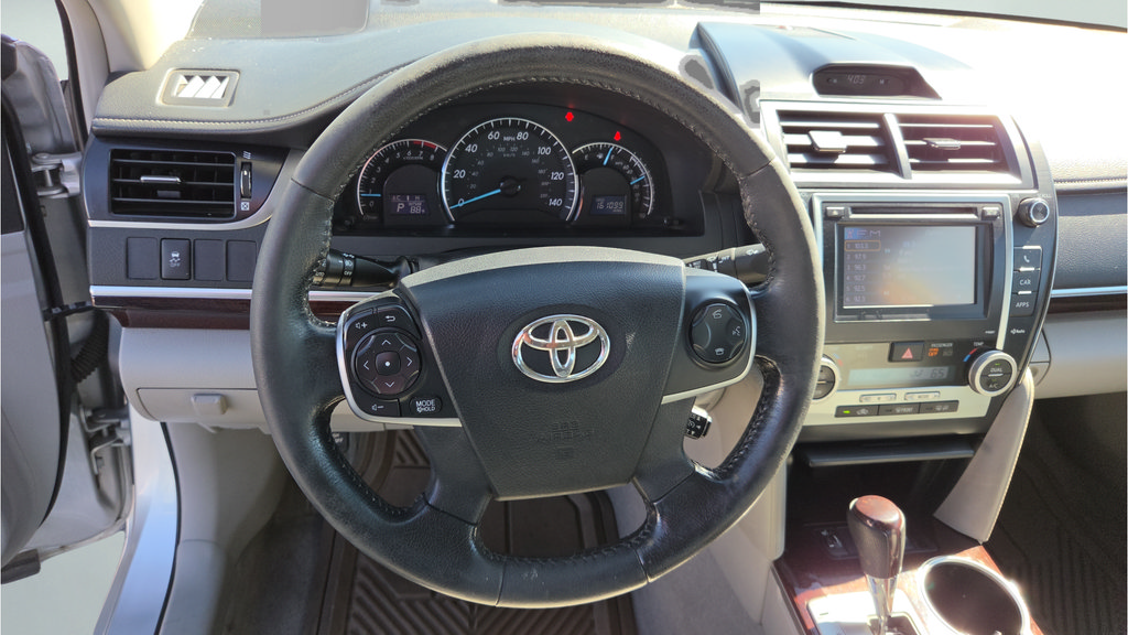 Used 2013 Toyota Camry XLE w/ Leather Pkg FWD image 23