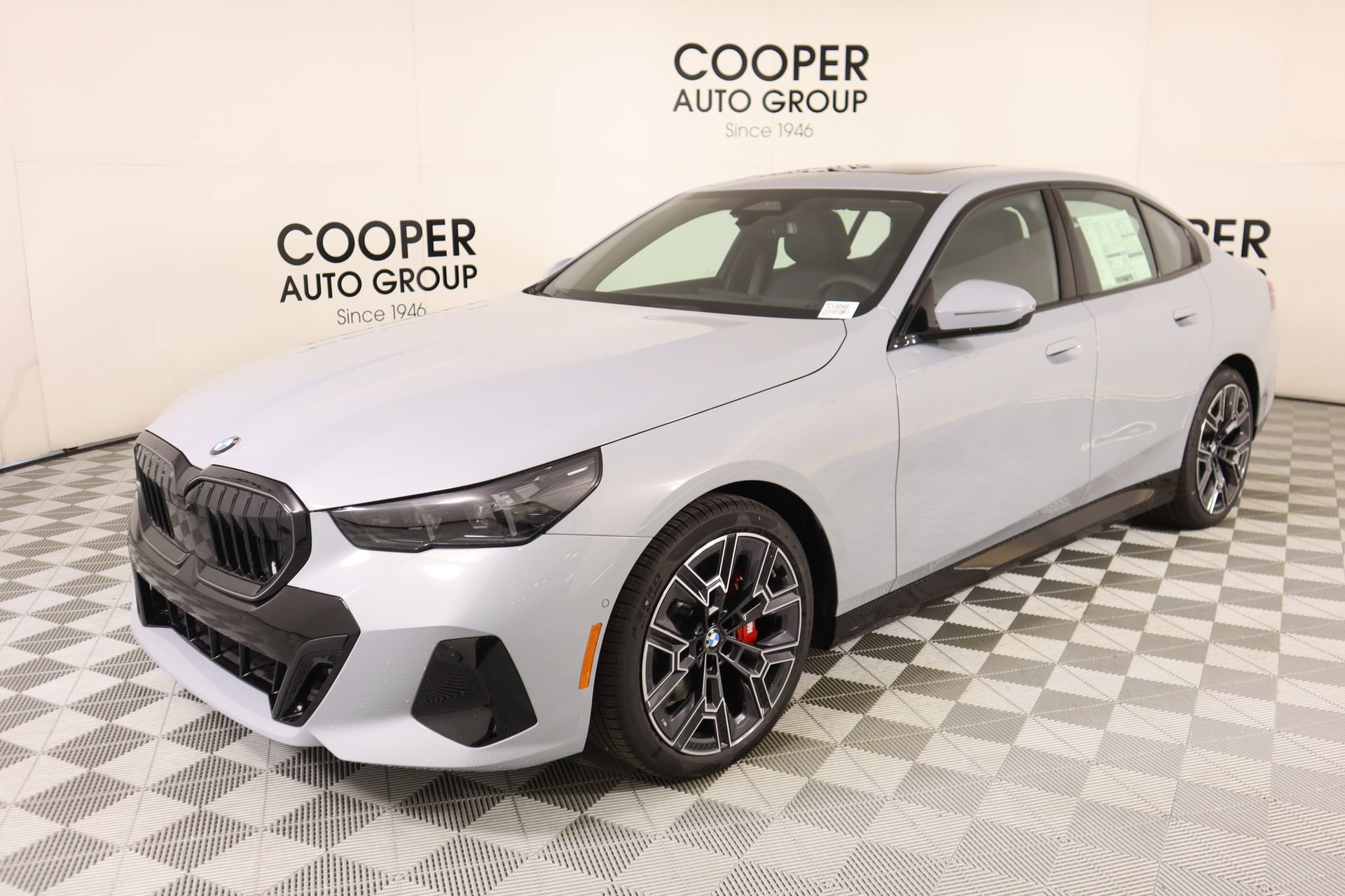 New 2026 BMW 530i xDrive w/ M Sport Package AWD/4WD image 10