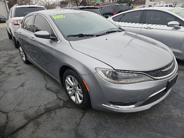 Used 2015 Chrysler 200 Limited w/ Convenience Group image 1