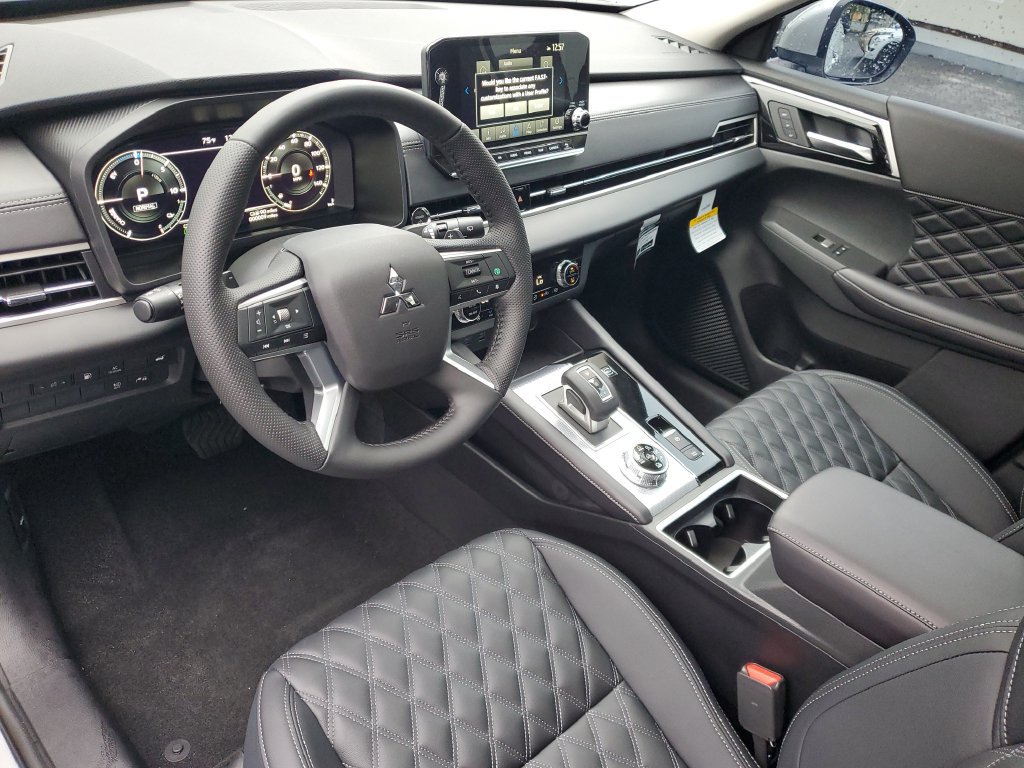 Used 2025 Mitsubishi Outlander SEL AWD/4WD image 15