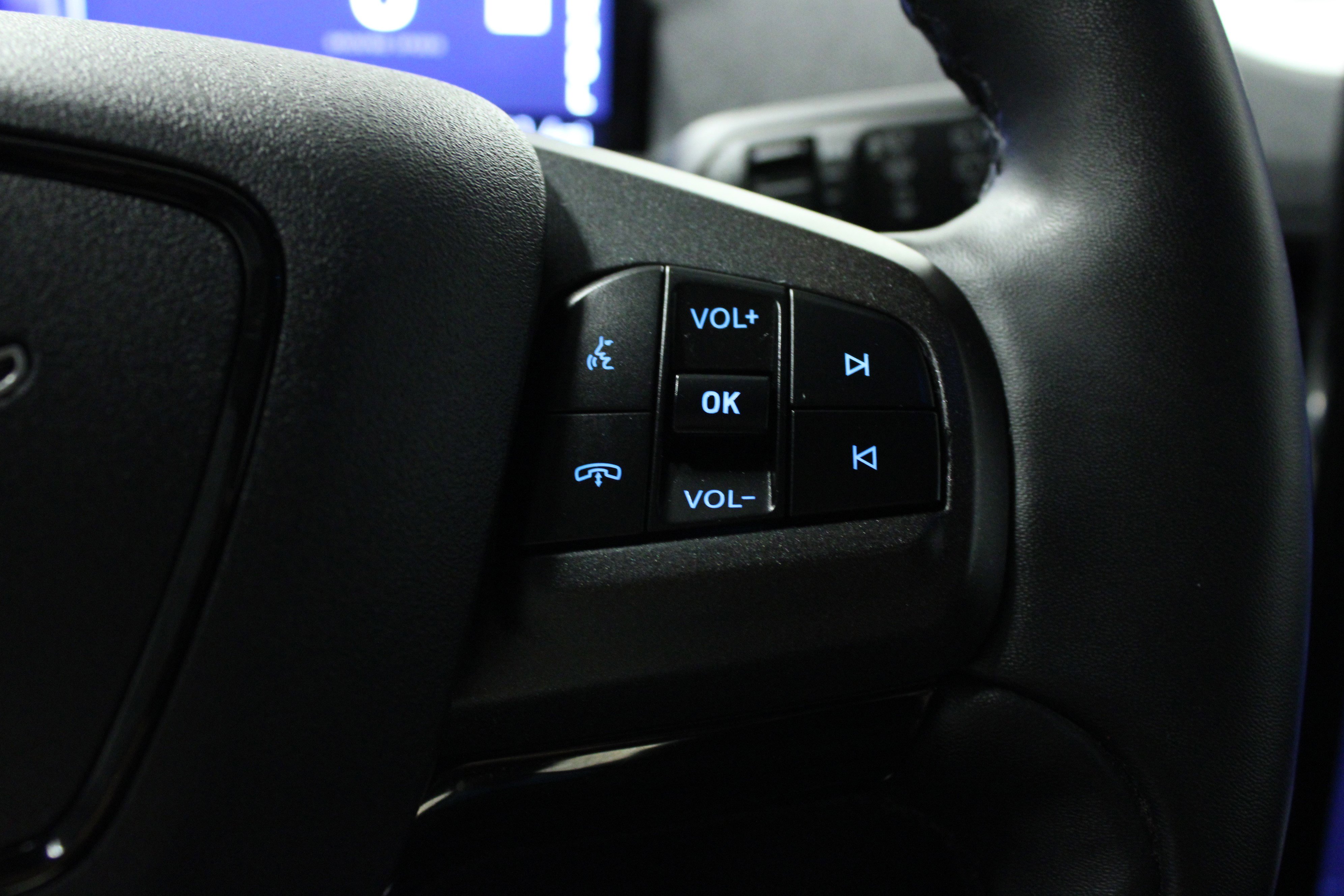 Used 2021 Ford Mustang Mach-E Select image 21