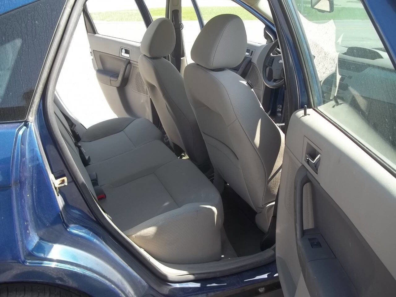 Used 2009 Ford Focus SES image 12