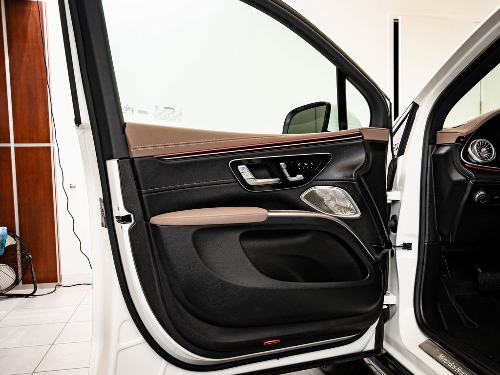 Certified 2023 Mercedes-Benz EQS 580 4MATIC SUV image 24