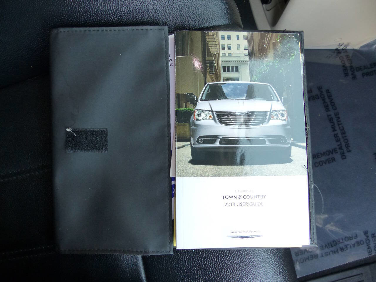Used 2014 Chrysler Town & Country Touring image 40